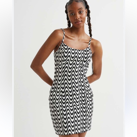 Divided by H&M dress medium - Picture 1 of 5